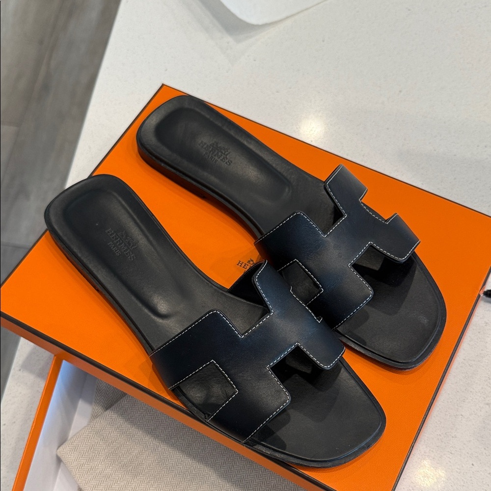 Hermès Black Oran Slide Sandals - size 41